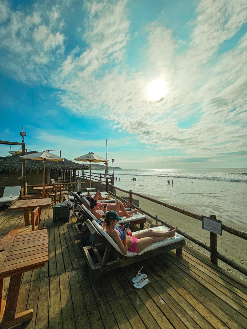 The Point Mancora Beach Buitenkant foto