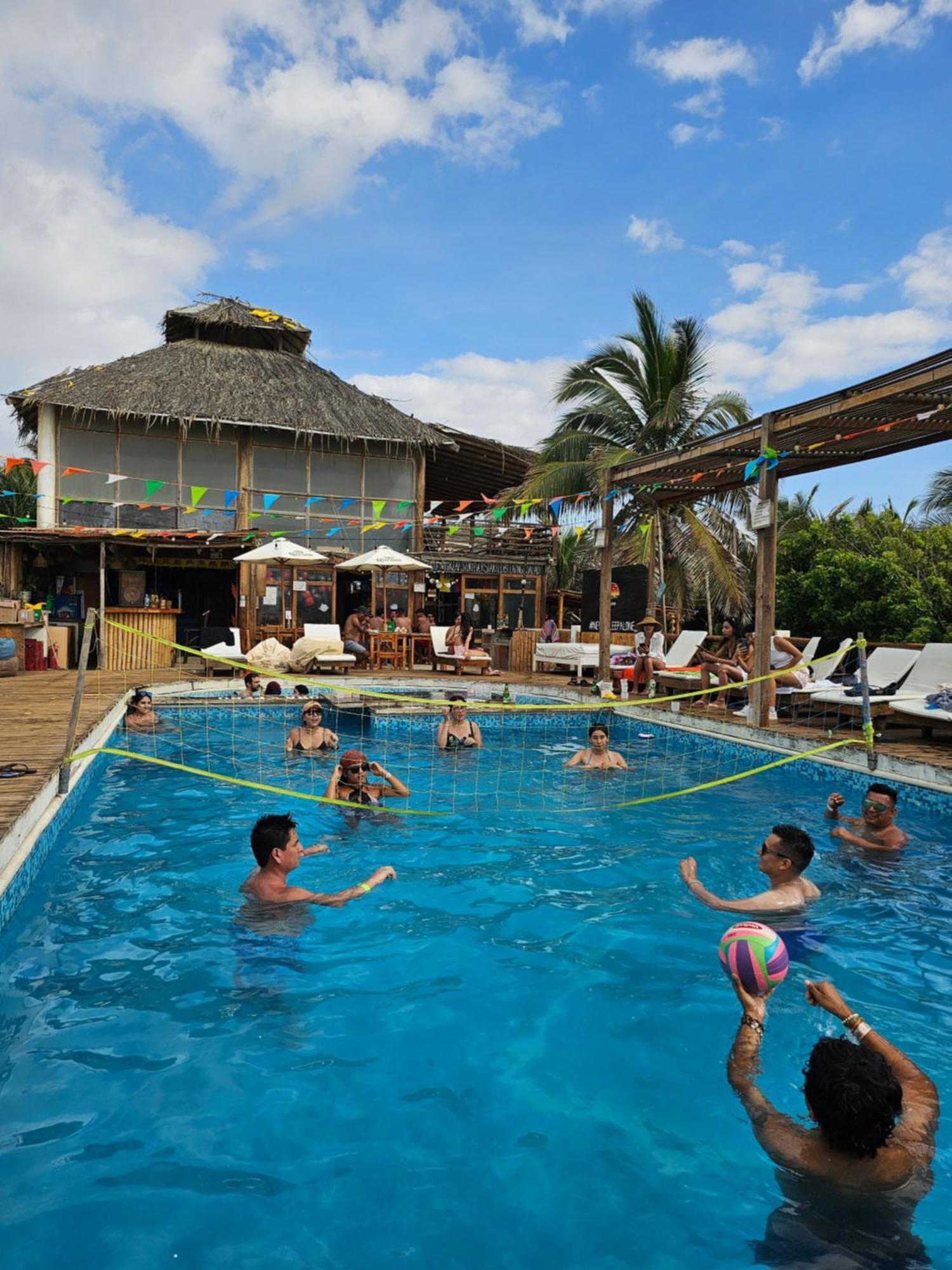 The Point Mancora Beach Buitenkant foto